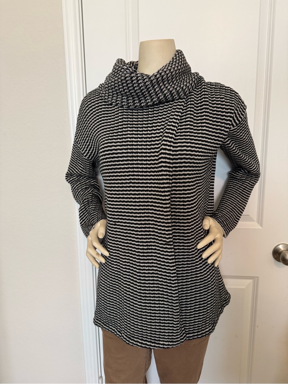 Cabi Fergie Black & White 100% Cotton Turtleneck Sweater